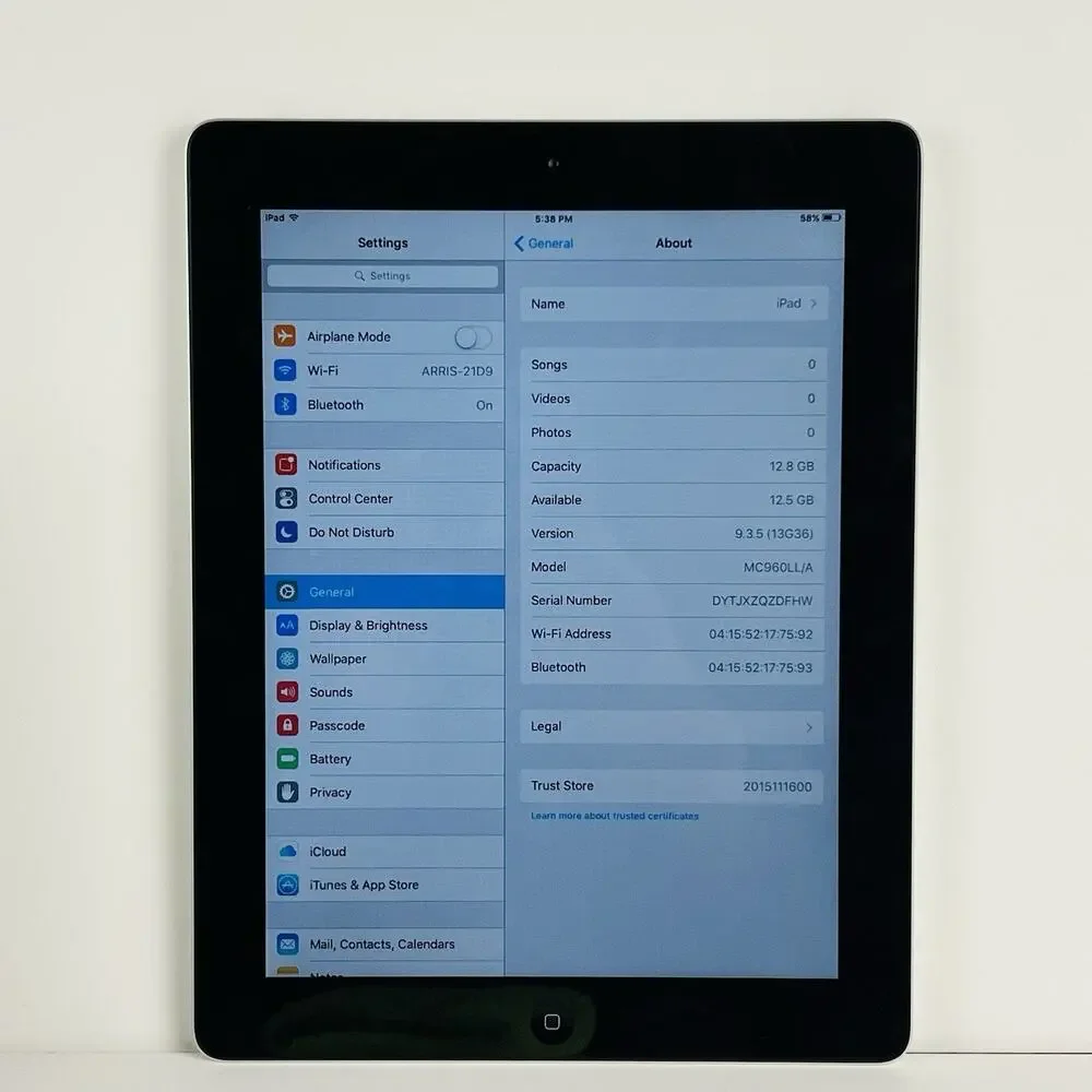 Apple iPad 2nd Gen A1395 WiFi - 16GB - Black MC769LL/A